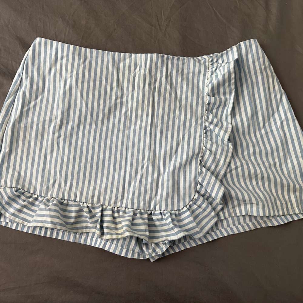 June and Hudson XL skorts